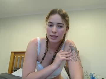 Sexy live cam screenshot of isabel_101's webcam / video chat room