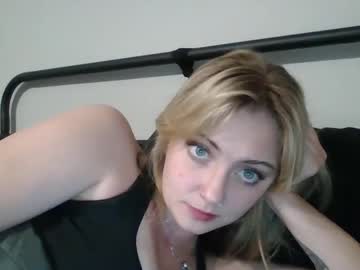 Sexy live cam screenshot of reikasweb's webcam / video chat room