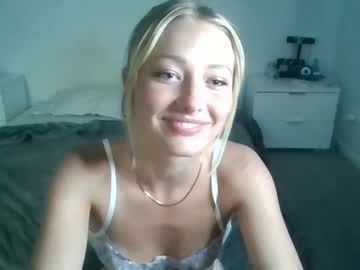 Sexy live cam screenshot of gisellestreams's webcam / video chat room