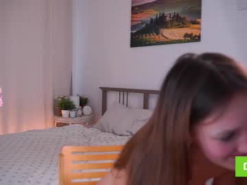 Sexy live cam screenshot of adeles_vibes's webcam / video chat room