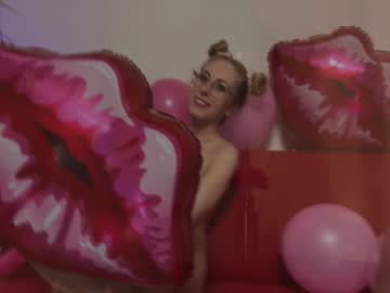 Sexy live cam screenshot of girl_i_am's webcam / video chat room