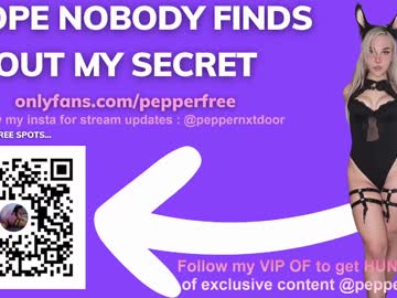 Sexy live cam screenshot of pepperxminthe's webcam / video chat room