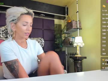 Sexy live cam screenshot of sofiequeen_'s webcam / video chat room