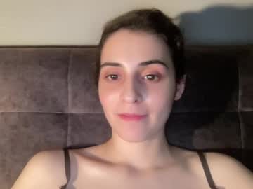 Sexy live cam screenshot of wonderland_stia's webcam / video chat room