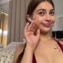 Sexy live cam screenshot of cuteelsa_'s webcam / video chat room