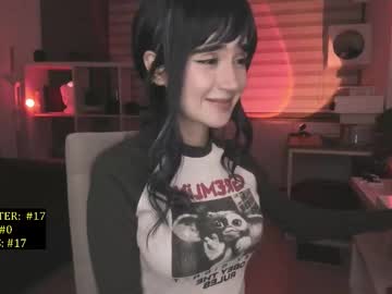 Sexy live cam screenshot of lonelly_lolly98's webcam / video chat room