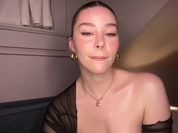 Sexy live cam screenshot of novavangogh's webcam / video chat room