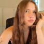 Sexy live cam screenshot of velvet_cherry's webcam / video chat room