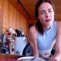 Sexy live cam screenshot of koketochka555's webcam / video chat room