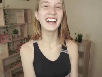 Sexy live cam screenshot of alyshaanzaldua's webcam / video chat room