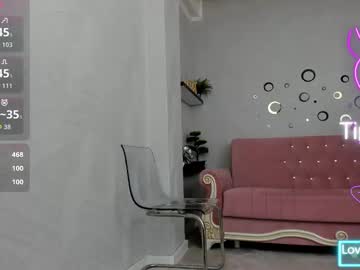 Sexy live cam screenshot of belovedkhlloe's webcam / video chat room