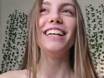 Sexy live cam screenshot of sweet_and_flirt's webcam / video chat room