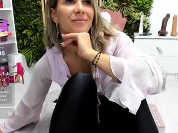 Sexy live cam screenshot of sweetcherry30_'s webcam / video chat room