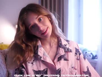 Sexy live cam screenshot of taitehambelton's webcam / video chat room