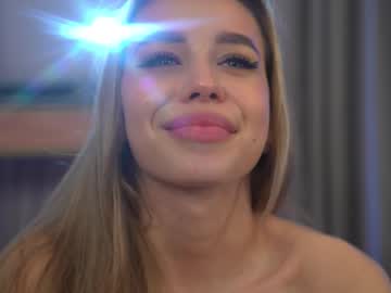 Sexy live cam screenshot of jjennnyy's webcam / video chat room