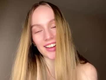 Sexy live cam screenshot of antionettepulgarin's webcam / video chat room