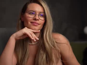 Sexy live cam screenshot of brandywhite's webcam / video chat room