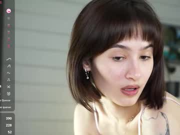 Sexy live cam screenshot of chee_cha's webcam / video chat room