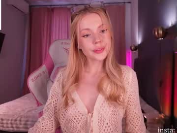 Sexy live cam screenshot of cutebon's webcam / video chat room