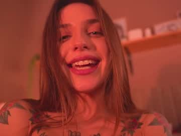 Sexy live cam screenshot of deeptalkss_'s webcam / video chat room