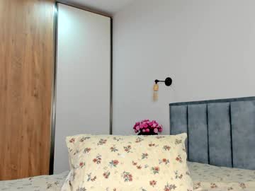 Sexy live cam screenshot of melon_mussy's webcam / video chat room