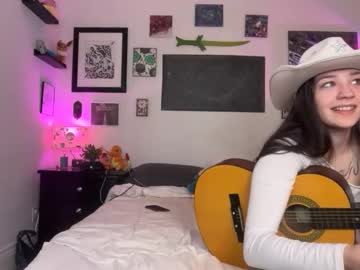 Sexy live cam screenshot of miamoorexo's webcam / video chat room