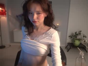 Sexy live cam screenshot of moonfaced_'s webcam / video chat room