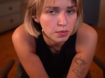 Sexy live cam screenshot of ms_dira's webcam / video chat room