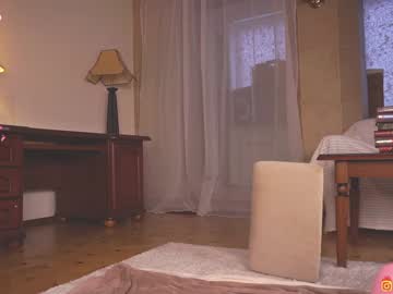 Sexy live cam screenshot of my_eyes_higher's webcam / video chat room