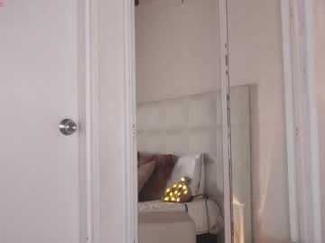 Sexy live cam screenshot of violetahayes's webcam / video chat room