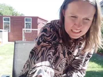 Sexy live cam screenshot of eatmypie69's webcam / video chat room