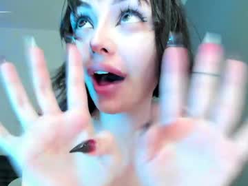 Sexy live cam screenshot of felinebloodbite's webcam / video chat room