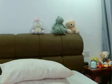 Sexy live cam screenshot of hersheys_aran's webcam / video chat room