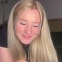 Sexy live cam screenshot of lily_fox01's webcam / video chat room