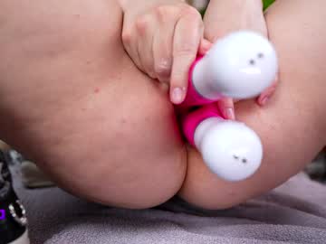 Sexy live cam screenshot of mashayang's webcam / video chat room