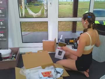 Sexy live cam screenshot of misss_viki's webcam / video chat room