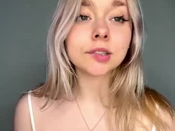 Sexy live cam screenshot of odelynbrower's webcam / video chat room