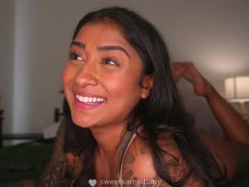 Sexy live cam screenshot of sweetkarmababy's webcam / video chat room