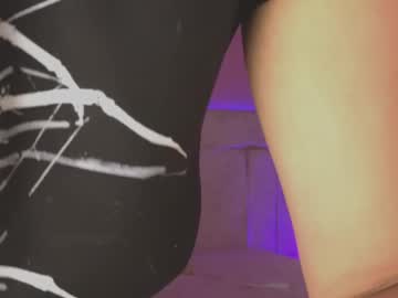 Sexy live cam screenshot of veronicamartin_'s webcam / video chat room