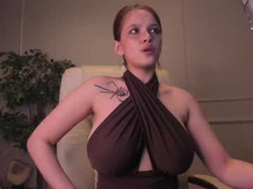Sexy live cam screenshot of adalyn_glow's webcam / video chat room