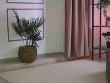 Sexy live cam screenshot of alexxiskye's webcam / video chat room