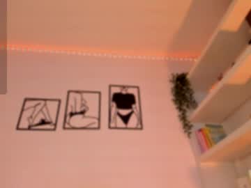 Sexy live cam screenshot of anahi_ryan's webcam / video chat room