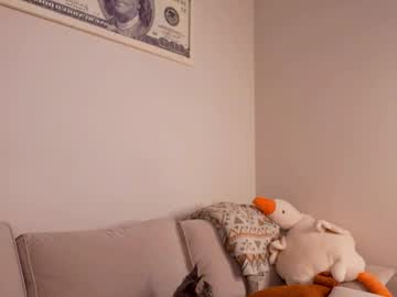 Sexy live cam screenshot of appr0ved's webcam / video chat room