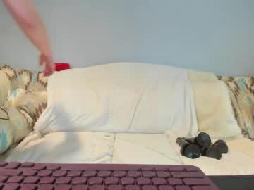 Sexy live cam screenshot of eatmygingersnapps's webcam / video chat room