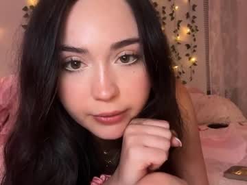 Sexy live cam screenshot of jocelyynn's webcam / video chat room