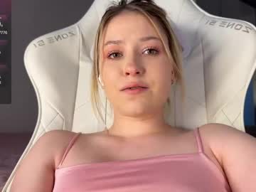 Sexy live cam screenshot of kittyloffe's webcam / video chat room