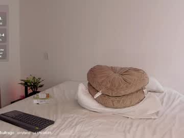 Sexy live cam screenshot of massivecockfuckbunny's webcam / video chat room