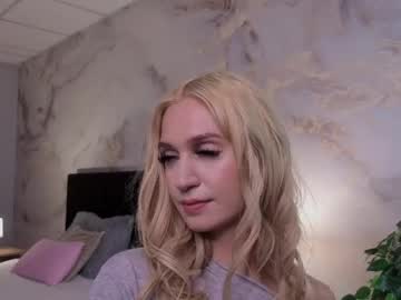 Sexy live cam screenshot of serenastile's webcam / video chat room