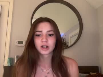 Sexy live cam screenshot of stellaquinnx's webcam / video chat room
