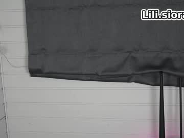 Sexy live cam screenshot of tinyxstar's webcam / video chat room